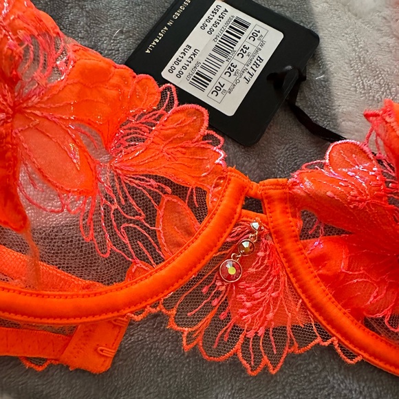 BRITT
ORANGE BRA - Picture 11 of 13